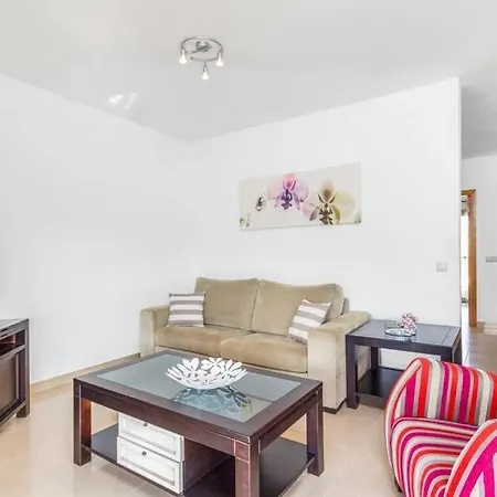 Sleeps 8 Pool Air Con Wifi * Калан-Бош