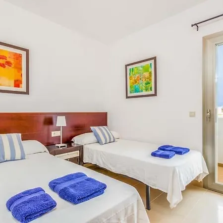 Sleeps 8 Pool Air Con Wifi Villa