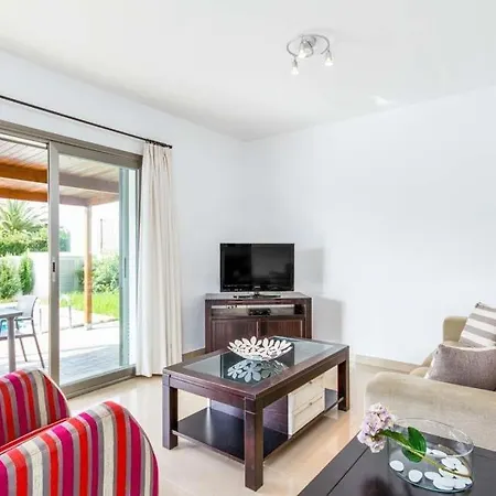 Sleeps 8 Pool Air Con Wifi * Калан-Бош